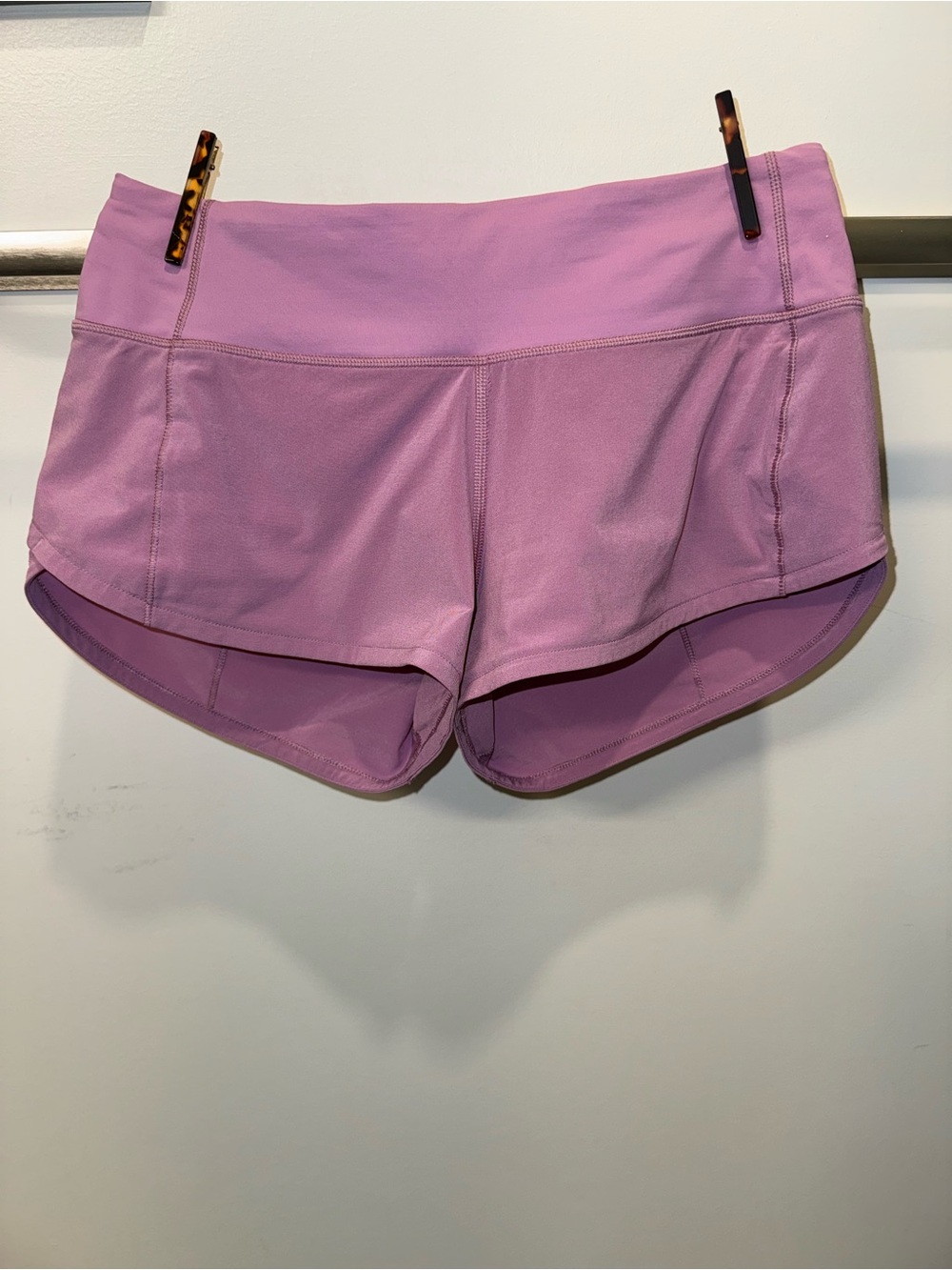 Lululemon speed up mid rise shorts 2.5 in inseam size 2